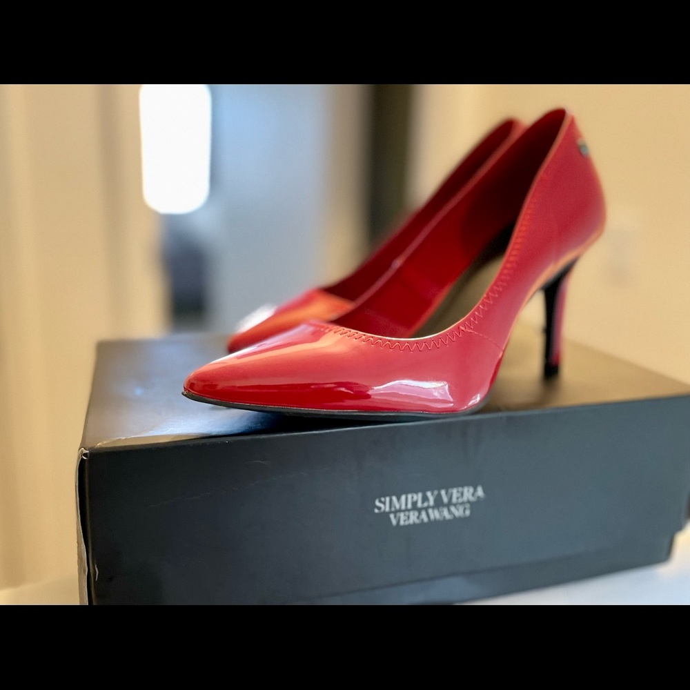 Red Simply Vera by Vera Wang Pumps